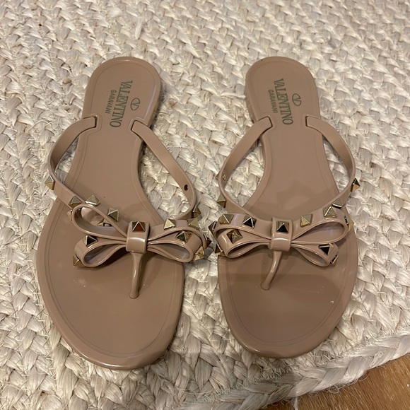 Valentino Garavani Rubber Rockstud Jelly Thong